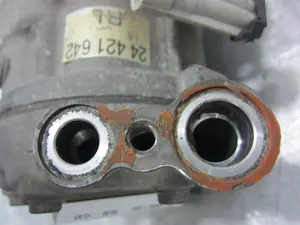 Foto de COMPRESOR AIRE ACONDICIONADO OPEL CORSA C 1.7 16V DI CAT (Y 17 DTL / LK8) (65 CV / 48 KW) referencia SD6V121429F foto 6