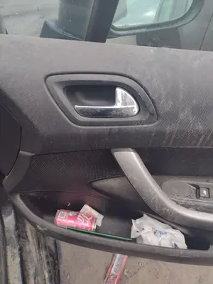 Foto de MANETA INTERIOR DELANTERA DERECHA PEUGEOT 308 1.6 16V HDi (90 CV / 66 KW)
