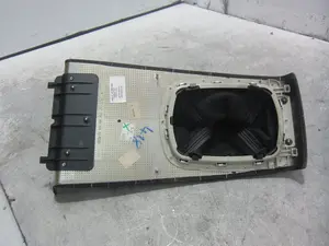 Foto de GUARNECIDOS PALANCA CAMBIO AUDI A4 BERLINA (B5) 1.8 20V (125 CV / 92 KW) referencia 8D0864261J foto 4