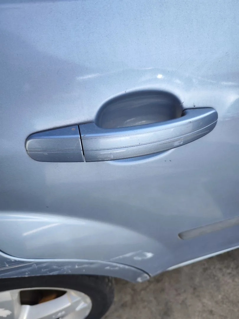 Foto de MANETA EXTERIOR TRASERA DERECHA FORD FOCUS BERLINA (CAP) 1.8 TDCi Turbodiesel CAT (116 CV / 85 KW)