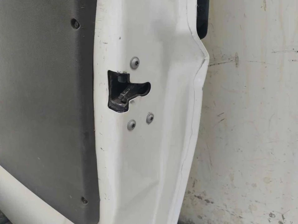 Foto de CERRADURA PUERTA DELANTERA DERECHA FORD TRANSIT FURGÓN MEDIO (FY) 2.4 TDE CAT (90 CV / 66 KW)