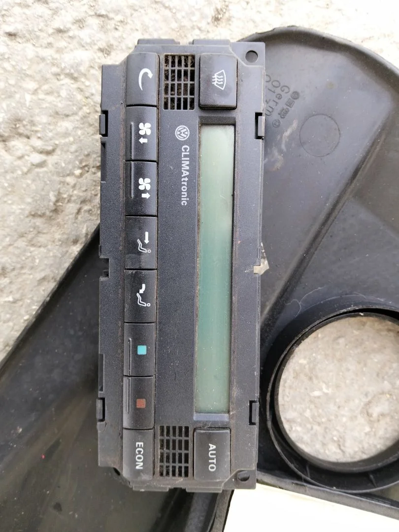 Foto de MANDO CALEFACCION / AIRE ACONDICIONADO VOLKSWAGEN GOLF IV BERLINA (1J1)(10.1997) 1.9 TDI (101 CV / 74 KW) referencia 6013966