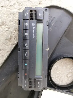 Foto de MANDO CALEFACCION / AIRE ACONDICIONADO VOLKSWAGEN GOLF IV BERLINA (1J1)(10.1997) 1.9 TDI (101 CV / 74 KW) referencia 6013966