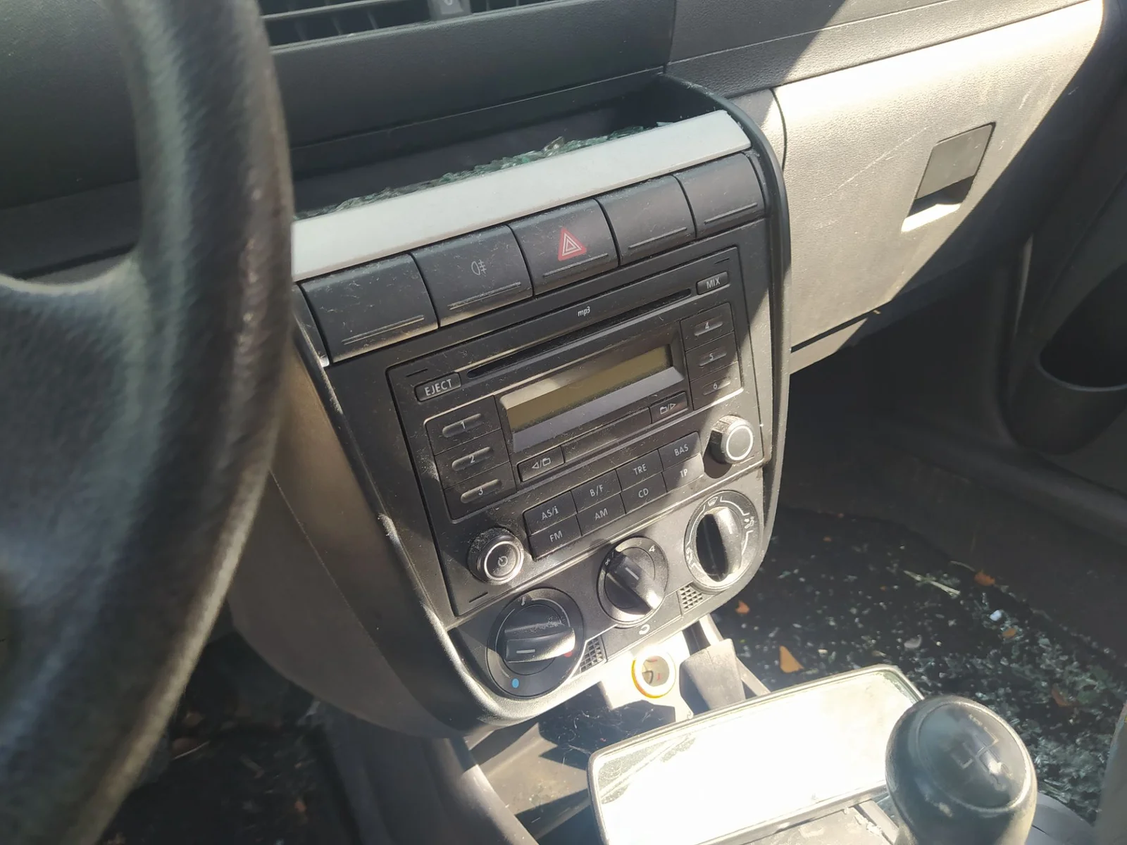 Foto de MANDO CALEFACCION / AIRE ACONDICIONADO VOLKSWAGEN FOX (5Z1)(04.2005) 1.4 (75 CV / 55 KW) referencia 6Q0819045T