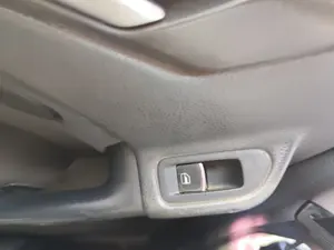 Foto de MANDO ELEVALUNAS TRASERO IZQUIERDO VOLKSWAGEN GOLF VI (5K1)(10.2008) 2.0 TDI (110 CV / 81 KW)