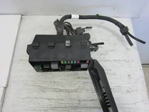 Foto de CAJA RELES / FUSIBLES FORD FOCUS FAMILIAR (CAK) 1.8 TDCi CAT (101 CV / 74 KW) referencia 518276100 foto 7