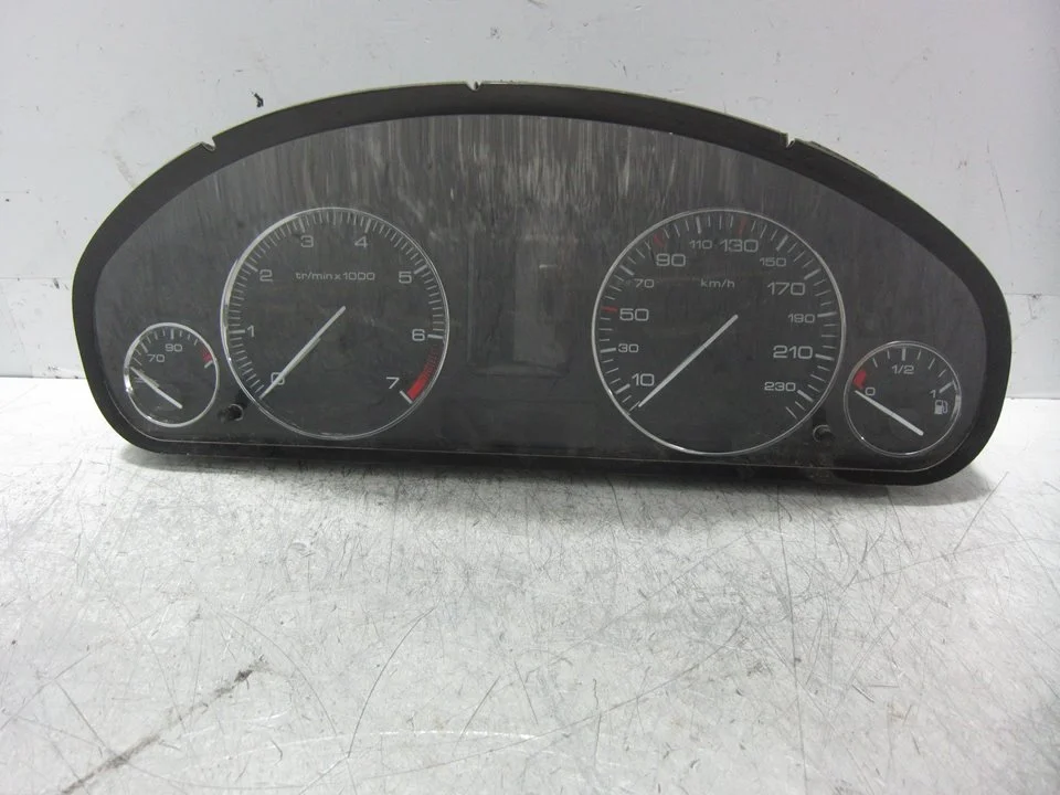 Foto de CUADRO INSTRUMENTOS PEUGEOT 407 SW 2.0 16V CAT (136 CV / 100 KW) referencia 9658137080