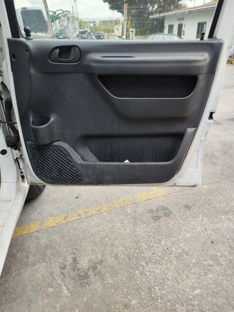 Foto de GUARNECIDO PUERTA DELANTERA DERECHA CITROEN JUMPY 2.0 HDi CAT (RHX / DW10BTED) (94 CV / 69 KW)