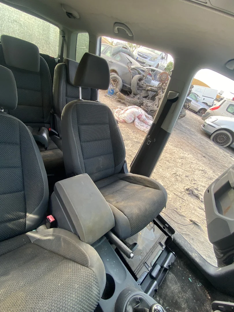 Foto de ASIENTO DELANTERO IZQUIERDO VOLKSWAGEN TOURAN (1T3) 1.6 TDI DPF (105 CV / 77 KW)