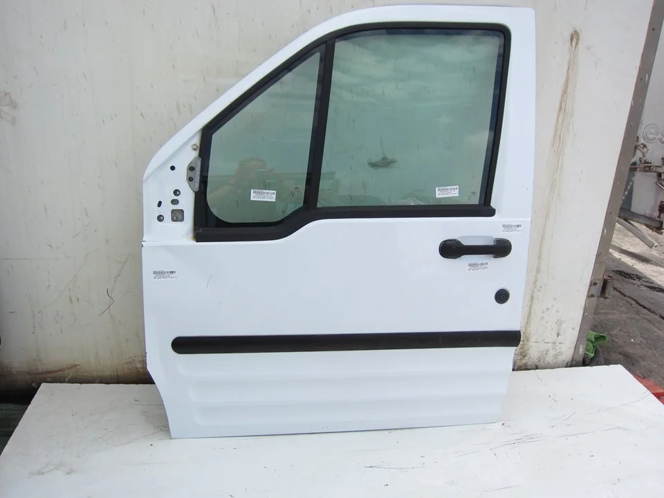 Foto de PUERTA DELANTERA IZQUIERDA FORD TOURNEO CONNECT (TC7) 1.8 TDCi CAT (75 CV / 55 KW)