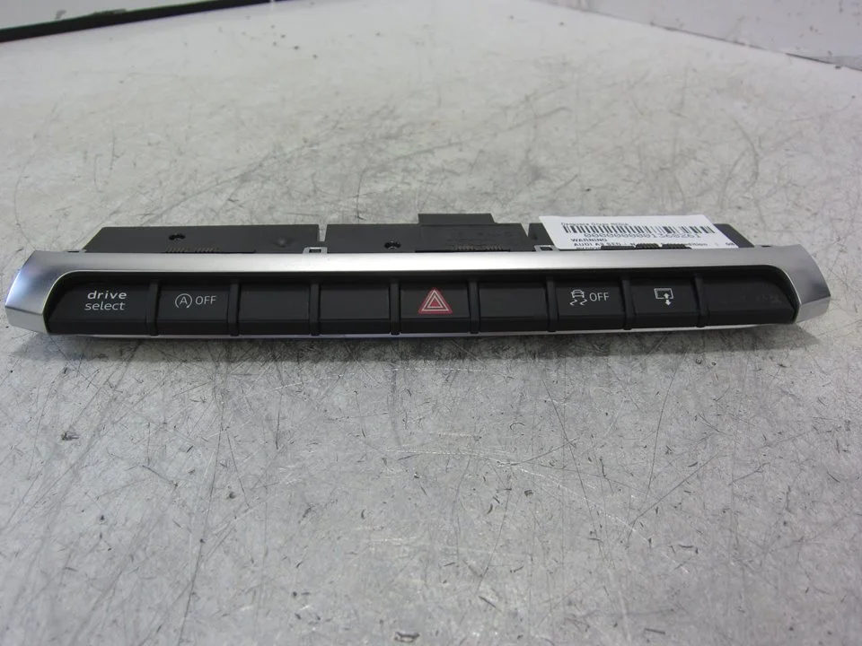 Foto de WARNING AUDI A3 SEDÁN (8VM) 2.0 16V TDI (150 CV / 110 KW) referencia 8V0925301FKNV6