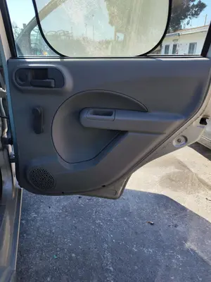 Foto de GUARNECIDO PUERTA TRASERA DERECHA FIAT II PANDA (169) 1.2 CAT (60 CV / 44 KW)
