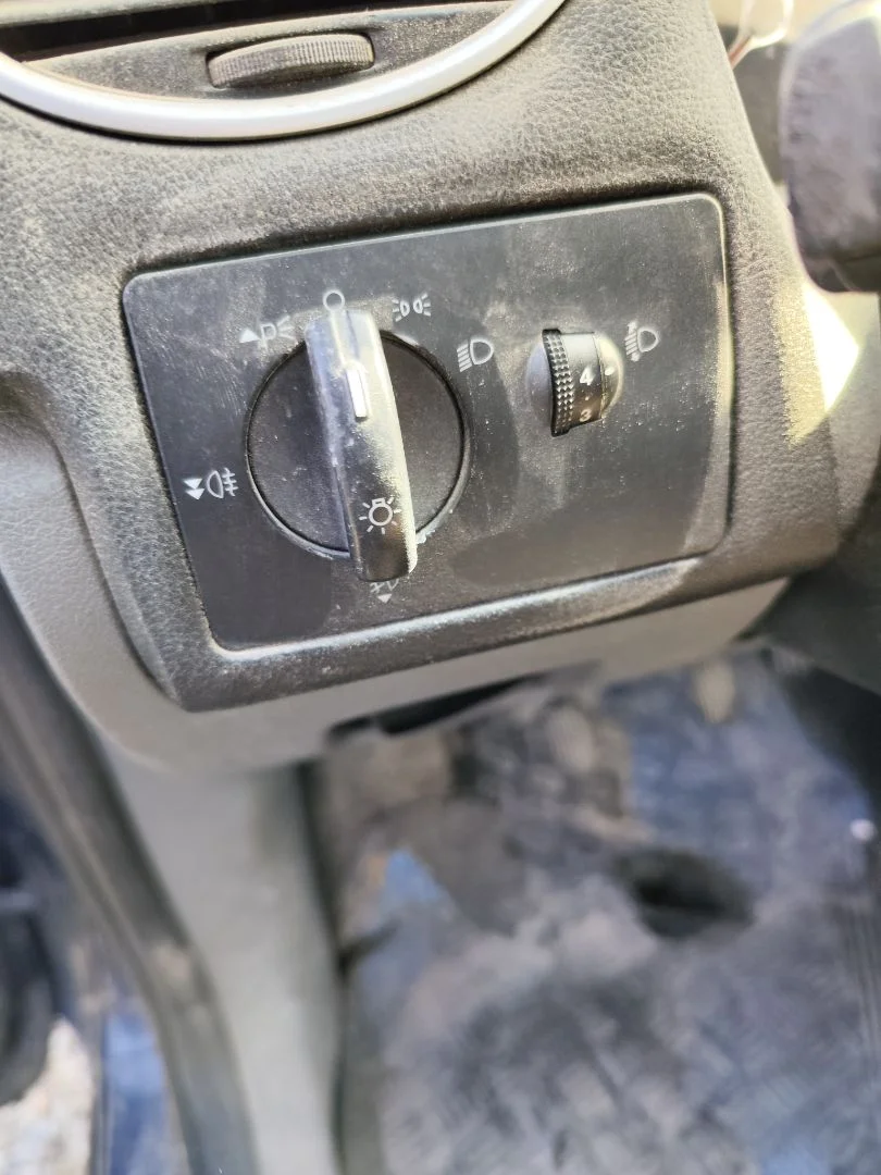 Foto de MANDO LUCES FORD FOCUS CABRIO (CA5) 2.0 TDCi CAT (136 CV / 100 KW)