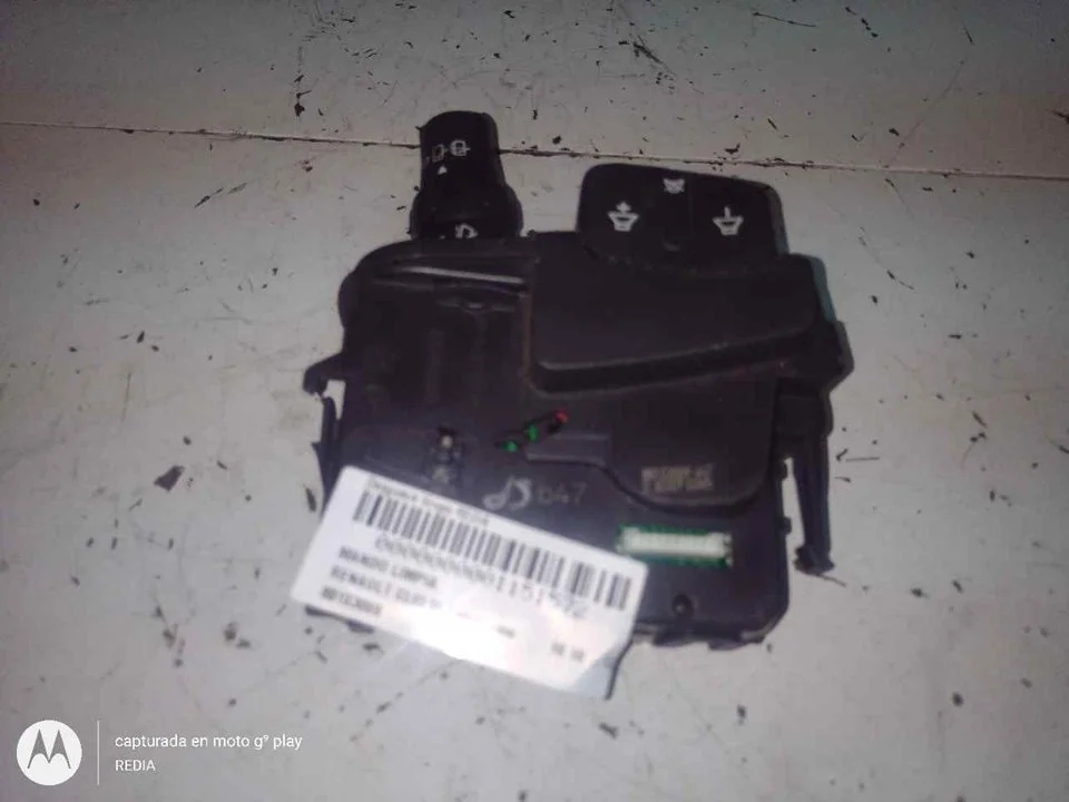 Foto de MANDO LIMPIA RENAULT CLIO III referencia 88103009