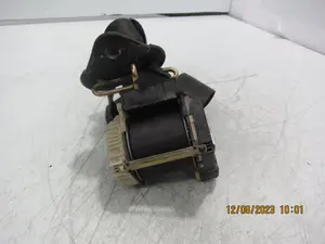 Foto de CINTURON SEGURIDAD DELANTERO DERECHO CITROEN C3 PLURIEL referencia TRW33009758 foto 5
