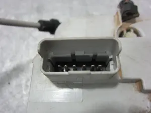 Foto de CERRADURA PUERTA DELANTERA IZQUIERDA PEUGEOT 307 BREAK / SW (S1)(04.2002) 2.0 HDi FAP CAT (107 CV / 79 KW) referencia 8914C3 foto 4