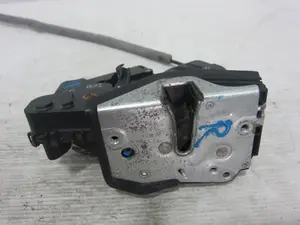 Foto de CERRADURA PUERTA DELANTERA IZQUIERDA BMW SERIE 3 BERLINA (E46) 2.0 Diesel CAT (116 CV / 85 KW) referencia 51217011241 foto 4