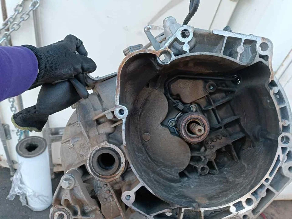 Foto de CAJA CAMBIOS OPEL CORSA D referencia 55193621
