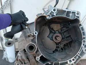 Foto de CAJA CAMBIOS OPEL CORSA D referencia 55193621