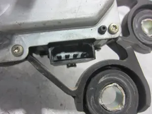 Foto de MOTOR LIMPIA TRASERO SEAT IBIZA (6K1) 1.4 (60 CV / 44 KW) referencia 6K6955711C foto 3