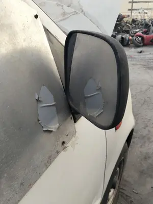 Foto de RETROVISOR DERECHO NISSAN VANETTE CARGO 2.3 Diesel (75 CV / 55 KW)