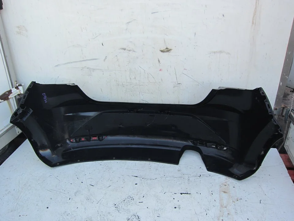 Foto de PARAGOLPES TRASERO SEAT LEON (1P1) 1.6 TDI (105 CV / 77 KW) referencia 1P0807421D