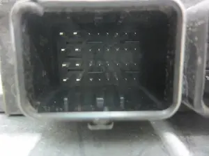 Foto de CENTRALITA MOTOR UCE RENAULT CLIO III 1.5 dCi Diesel (68 CV / 50 KW) referencia 8200399038 foto 3