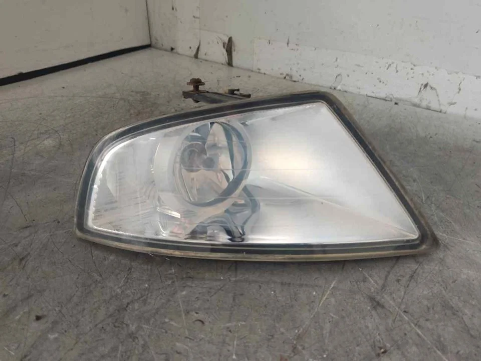 Foto de FARO ANTINIEBLA IZQUIERDO FORD MONDEO BERLINA (GE) 2.0 TDCi CAT (131 CV / 96 KW) referencia 0305068001