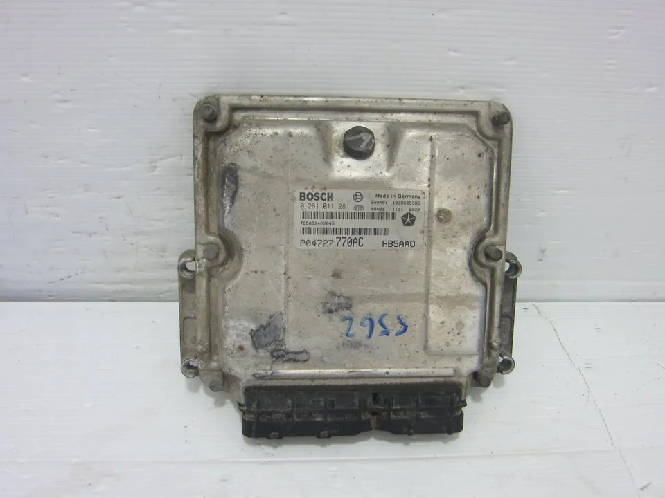 Foto de CENTRALITA MOTOR UCE CHRYSLER VOYAGER (RG) 2.8 CRD CAT (150 CV / 110 KW) referencia P04727770AC