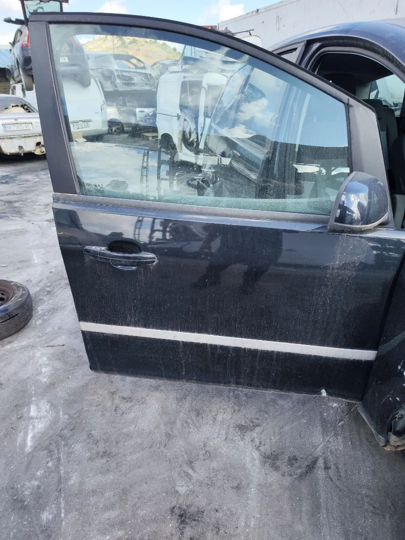 Foto de PUERTA DELANTERA DERECHA FORD FOCUS C-MAX (CAP)(2003) 1.6 TDCi CAT (109 CV / 80 KW) referencia 1678023
