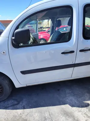 Foto de PUERTA DELANTERA IZQUIERDA RENAULT KANGOO II (F/KW0) 1.5 dCi Diesel CAT (86 CV / 63 KW) referencia 801010229R
