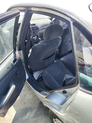 Foto de GOMAS CONTORNO PUERTA TOYOTA COROLLA (E11) 2.0 Turbodiesel CAT (90 CV / 66 KW)