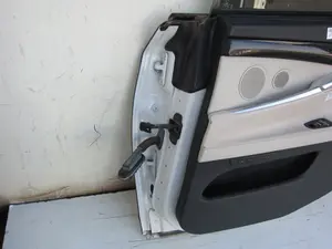 Foto de PUERTA TRASERA DERECHA BMW SERIE 5 GRAN TURISMO (F07) 3.0 24V Turbo (306 CV / 225 KW) foto 2