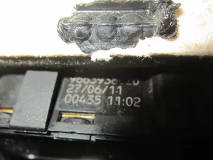 Foto de MANDO ELEVALUNAS DELANTERO DERECHO CITROEN GRAND C4 PICASSO 1.6 16V (120 CV / 88 KW) referencia 96639380ZD foto 2