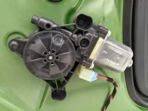 Foto de MOTOR ELEVALUNAS DELANTERO DERECHO PORSCHE MACAN (95BA) referencia 5Q0959802C foto 1