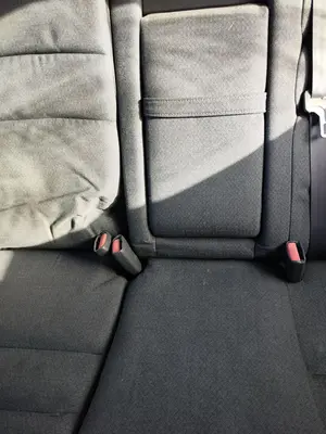 Foto de ENGANCHE CINTURON TRASERO CENTRAL VOLVO S40 BERLINA 1.6 CAT (109 CV / 80 KW)