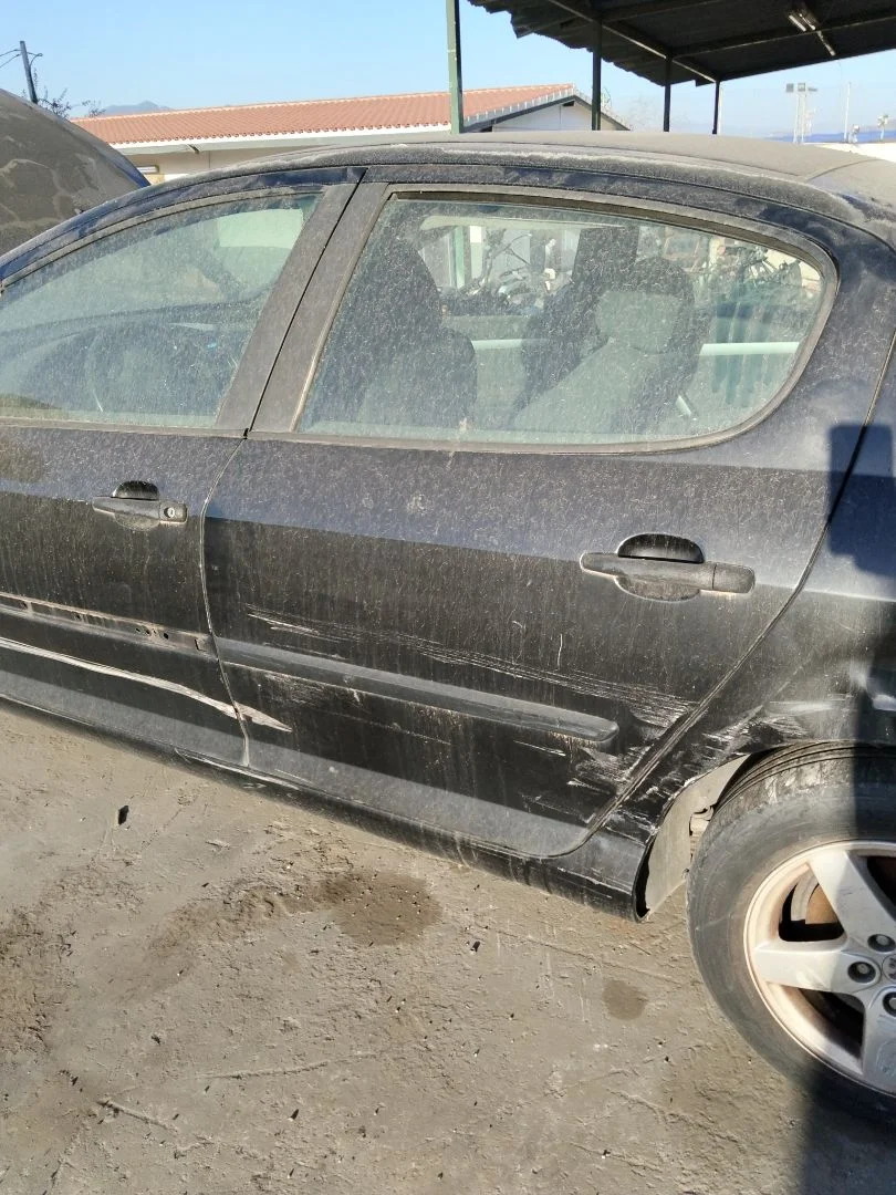 Foto de PUERTA TRASERA IZQUIERDA PEUGEOT 407 1.6 HDi FAP CAT (9HZ / DV6TED4) (109 CV / 80 KW) referencia 9006H5