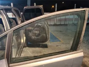 Foto de LUNA DELANTERA IZQUIERDA OPEL MERIVA B