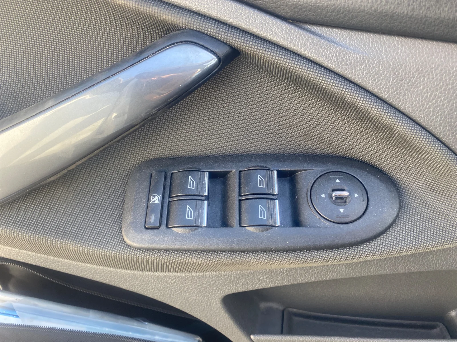 Foto de MANDO ELEVALUNAS DELANTERO IZQUIERDO FORD KUGA (CBV) 2.0 TDCi CAT (136 CV / 100 KW)