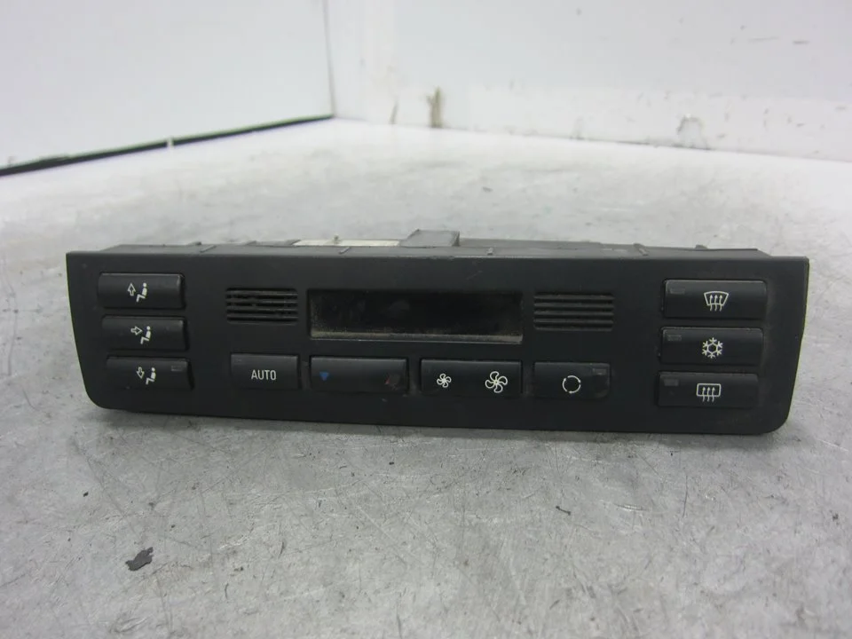 Foto de MANDO CALEFACCION / AIRE ACONDICIONADO BMW SERIE 3 BERLINA (E46) 2.0 16V Diesel CAT (136 CV / 100 KW) referencia 64118382446