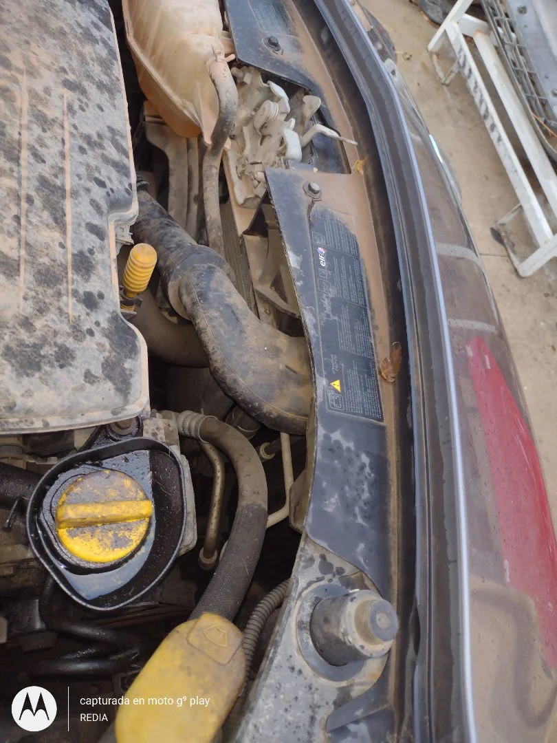 Foto de CONDENSADOR / RADIADOR AIRE ACONDICIONADO RENAULT CLIO III 1.2 16V (75 CV / 55 KW)
