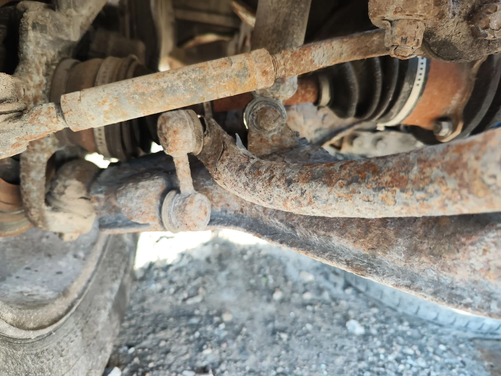 Foto de BRAZO SUSPENSION DELANTERO DERECHO HYUNDAI TERRACAN (HP) 2.9 CRDi CAT (150 CV / 110 KW)