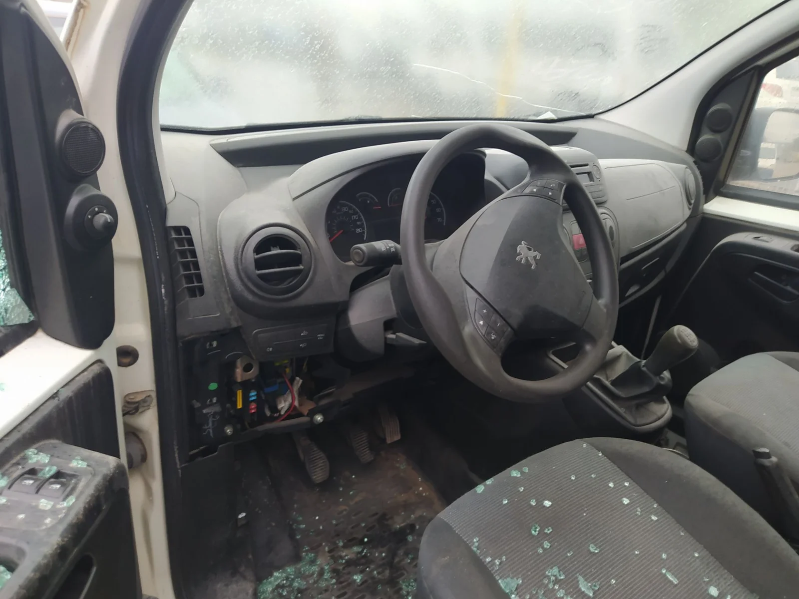 Foto de CUADRO INSTRUMENTOS PEUGEOT BIPPER TEPEE 1.3 16V HDi FAP (75 CV / 55 KW)