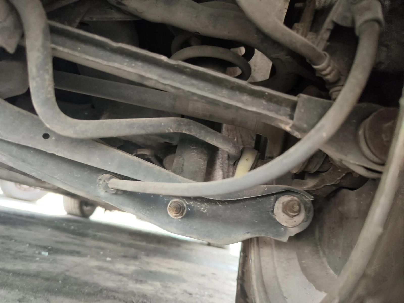 Foto de BRAZO SUSPENSION TRASERO DERECHO AUDI A6 BERLINA (4B2) 2.5 V6 24V TDI (180 CV / 132 KW) referencia 4B0505311