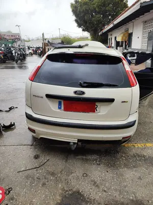 Foto de PORTON TRASERO FORD FOCUS BERLINA (CAP) 1.6 TDCi CAT (90 CV / 66 KW) referencia 1487316 foto 2