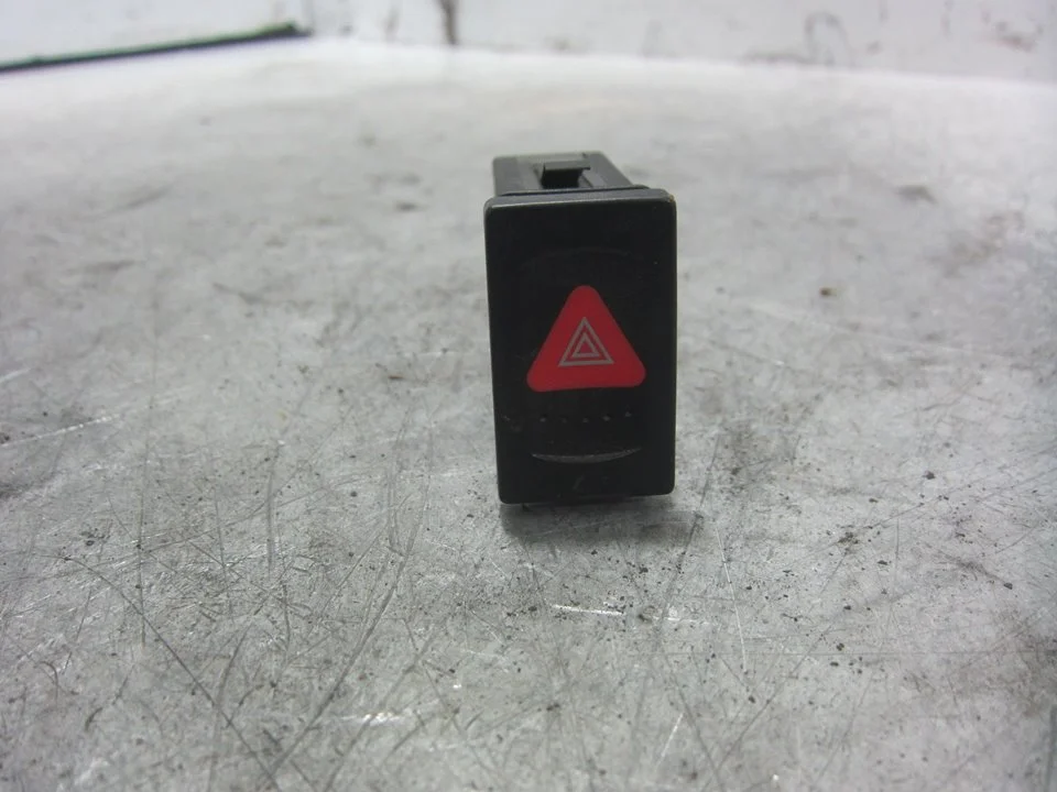 Foto de WARNING VOLKSWAGEN PASSAT BERLINA (3B3) 1.9 TDI (131 CV / 96 KW) referencia 3B0953235D