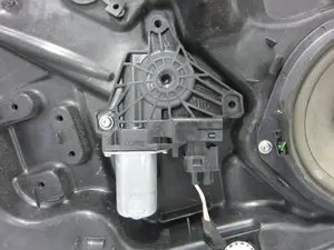 Foto de ELEVALUNAS TRASERO DERECHO FIAT 500X (334) 1.0 CAT (120 CV / 88 KW) referencia C48784103 foto 2