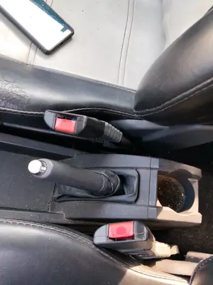Foto de ENGANCHE CINTURON DELANTERO IZQUIERDO OPEL MERIVA 1.7 16V CDTI (101 CV / 74 KW)