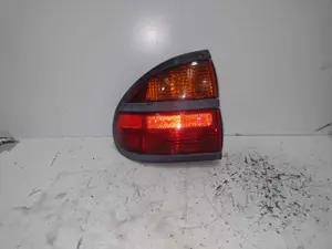 Foto de PILOTO TRASERO IZQUIERDO RENAULT LAGUNA (B56) 2.2 Turbodiesel (113 CV / 83 KW) referencia 7700420122