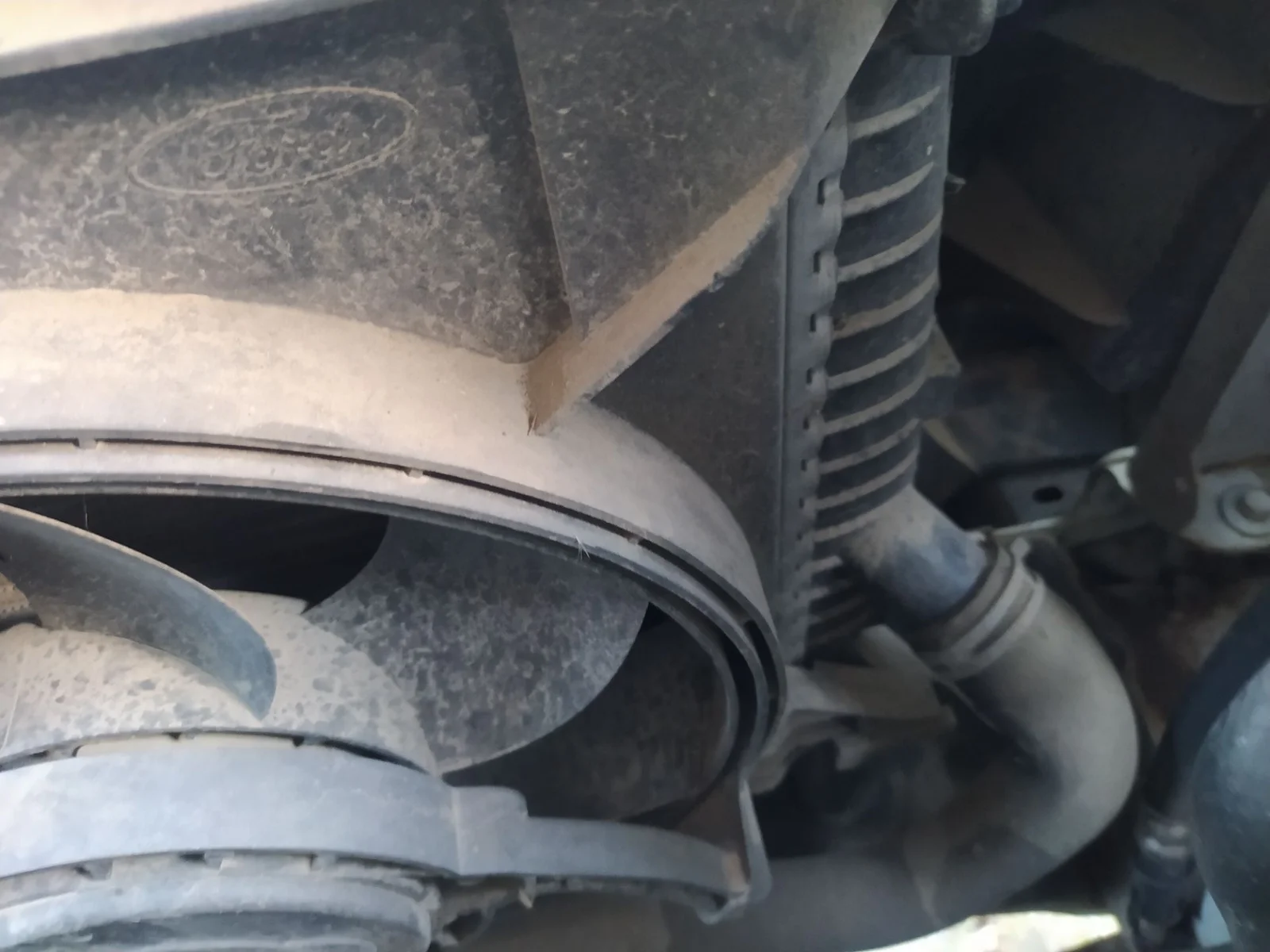 Foto de RADIADOR AGUA FORD TRANSIT COMBI (TT9) 2.2 TDCi CAT (116 CV / 85 KW)